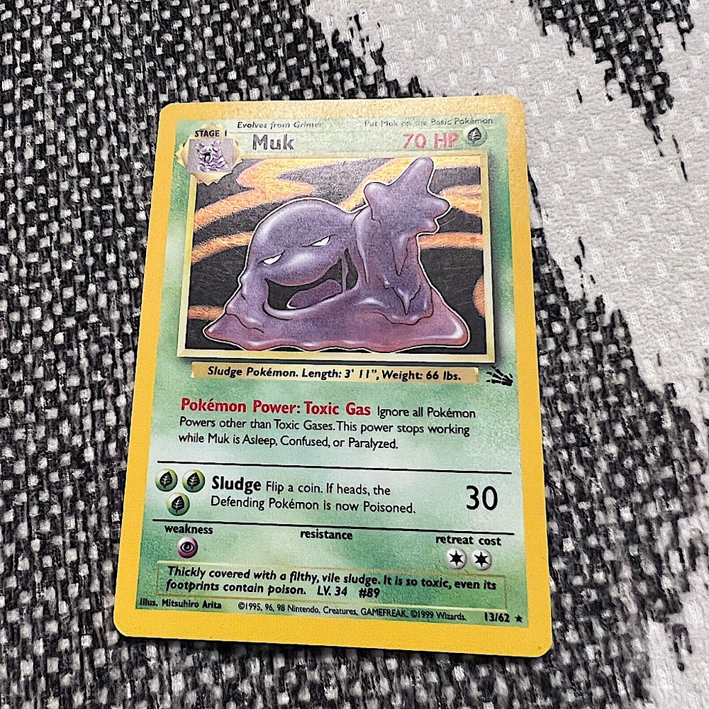 POKÉMON Rare Muk Fossil Pack Holo Card